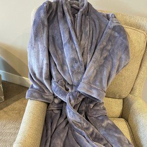 Carol Hochman women's bathrobe